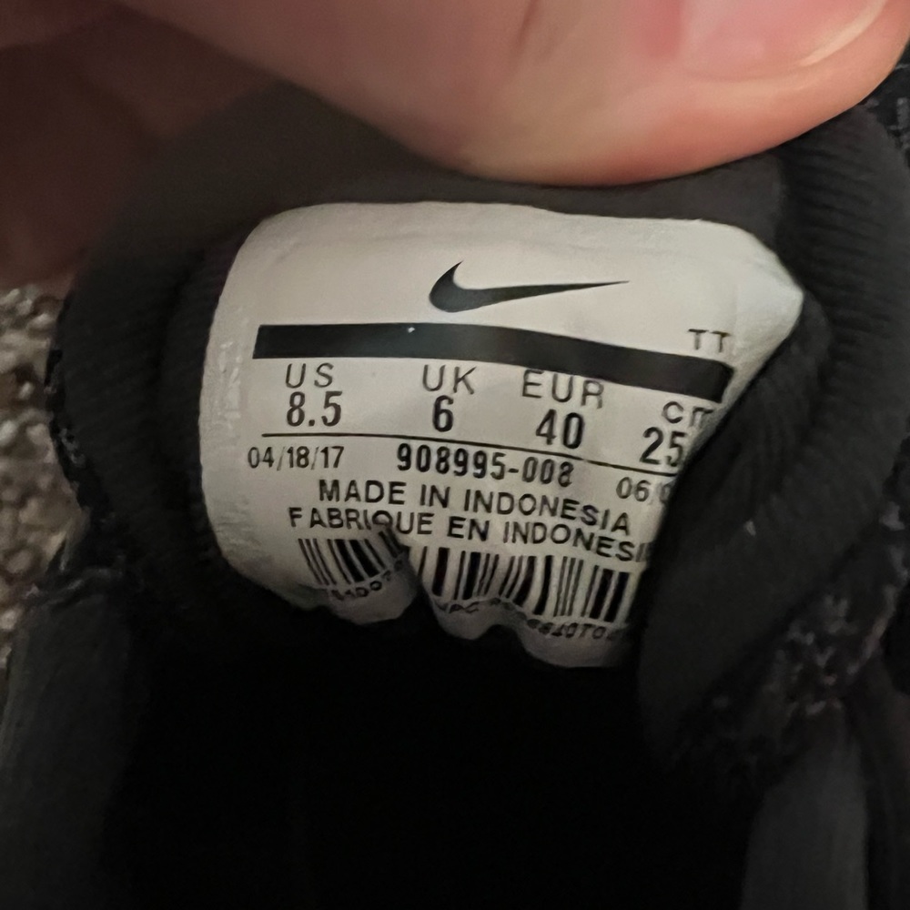 Women’s Nike Tennis Shoes